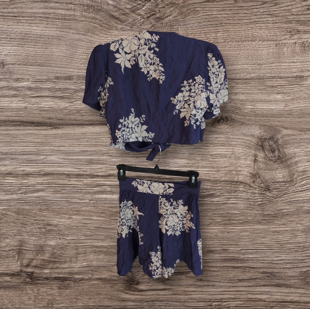 Trashy Diva Crop Top & High Waisted Short Set. - Picture 2 of 4